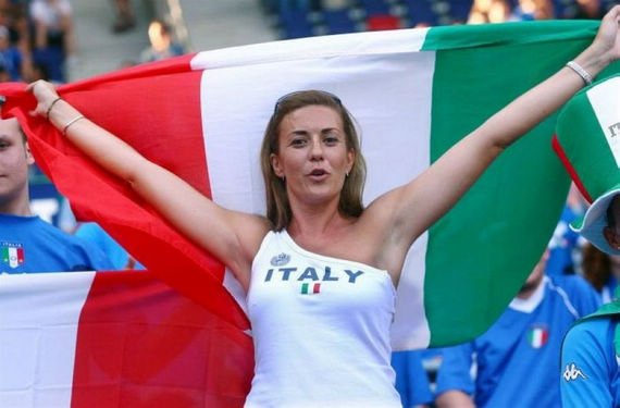 2012欧洲杯:豪放vs风情 克罗地亚意大利女球迷pk